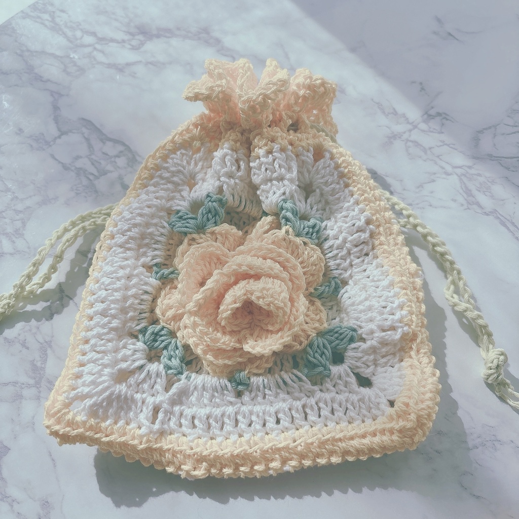 パインイエローの薔薇の巾着