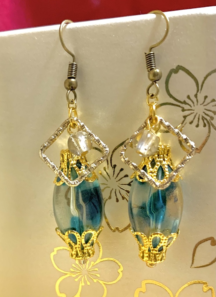 アラジンイメージピアス