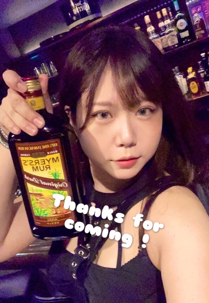 アルバイト初日チェキ(月乃)