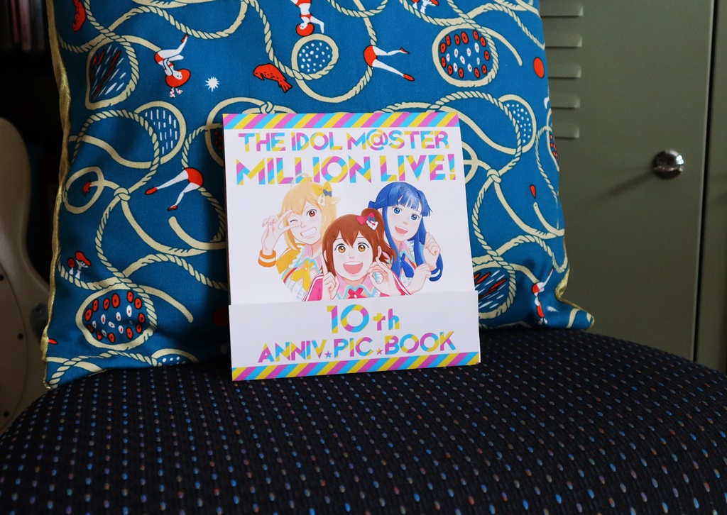 MILLION LIVE! 10th ANNIV.PIC.BOOK