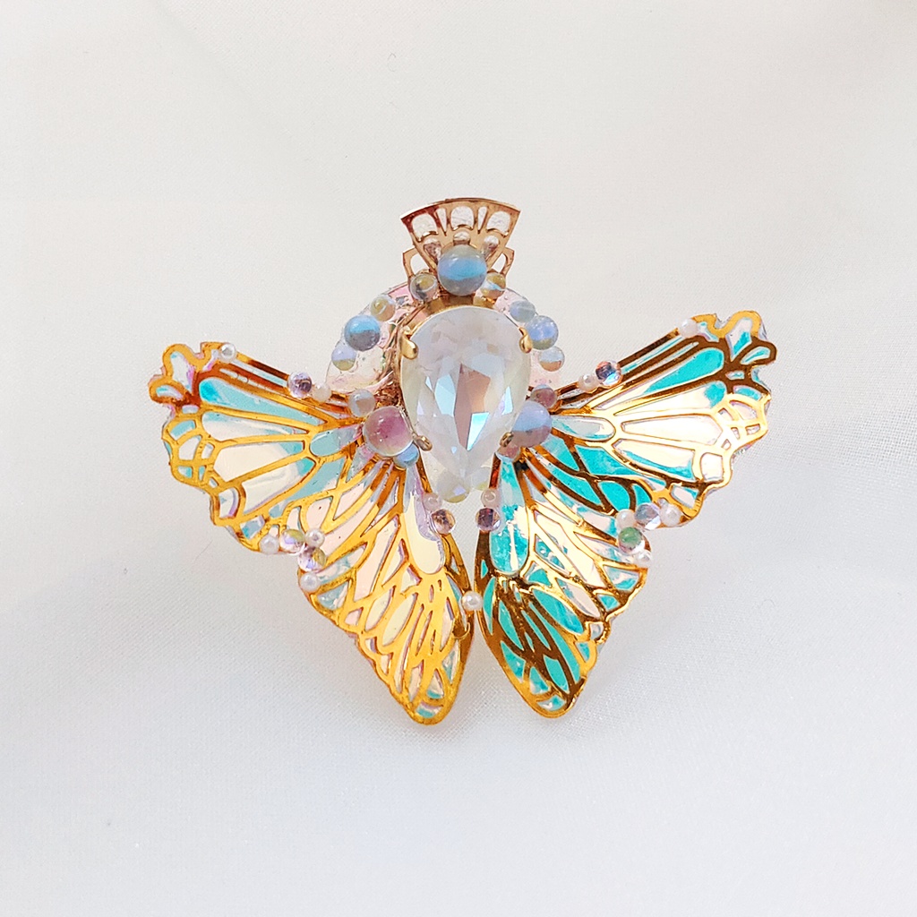 -幻想羽- 角度で色が変わる不思議なブローチ『オーロラリウム -Aurorarium-』