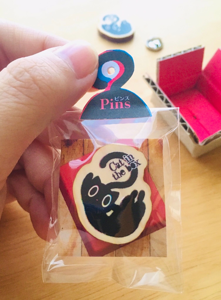 【数量限定/ピンズ付セット】Cat in the box(キャットインザボックス)