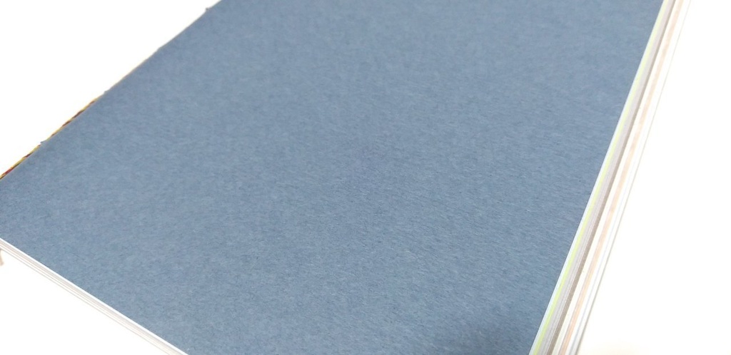 紙たくさん!A5ノート 32.ガイア青