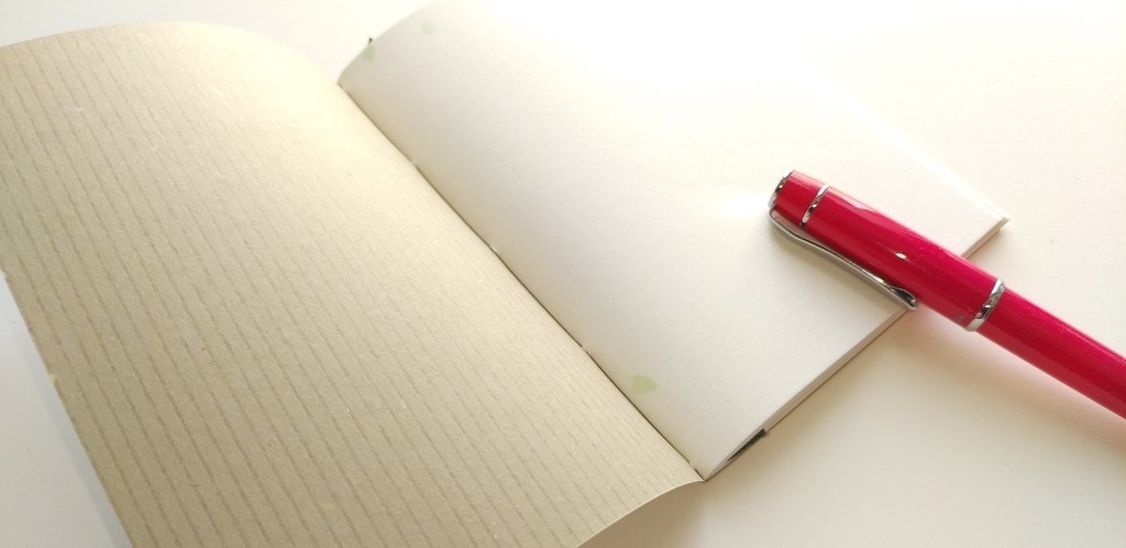 A6ノート あまみがよんでいる!! 【紙たくさん!ノート】