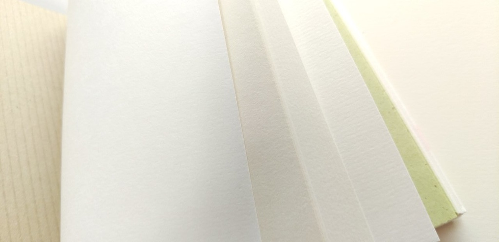 A6ノート あまみがよんでいる!! 【紙たくさん!ノート】