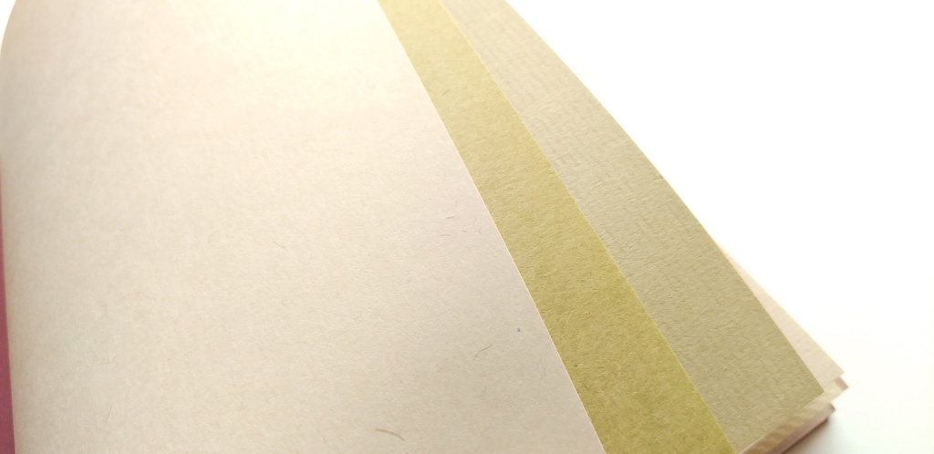 A5ノート【薄手 Re.】「本に埋もれて幸せ」 紙たくさんノート!