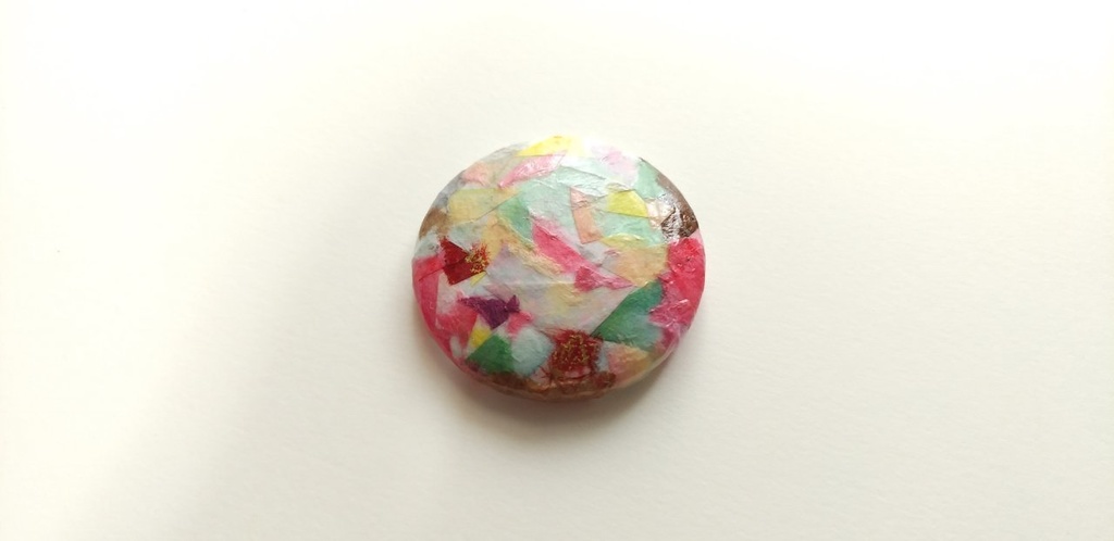 「おきにいりのマーブルチョコ」【かみのきまぐれ】紙ボタン