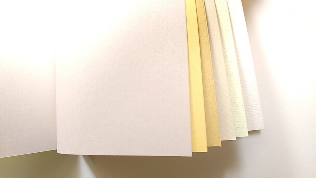 A5ノート「ずーっとながめている」 紙たくさんノート!