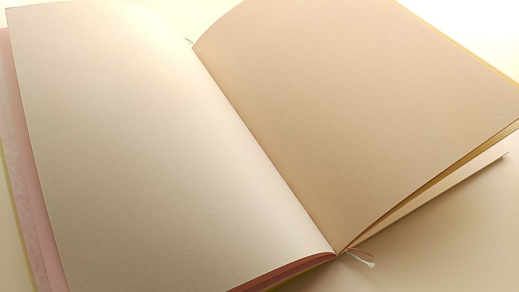 A5ノート「ずーっとながめている」 紙たくさんノート!