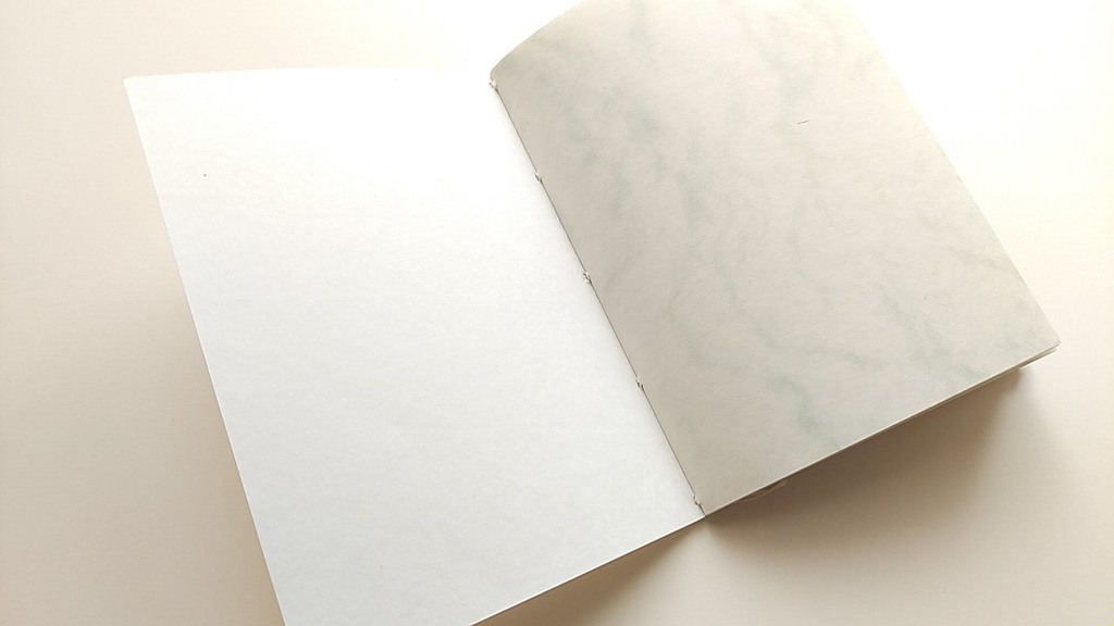 A6ノート 「白球のゆくえ」【紙たくさん!ノート】