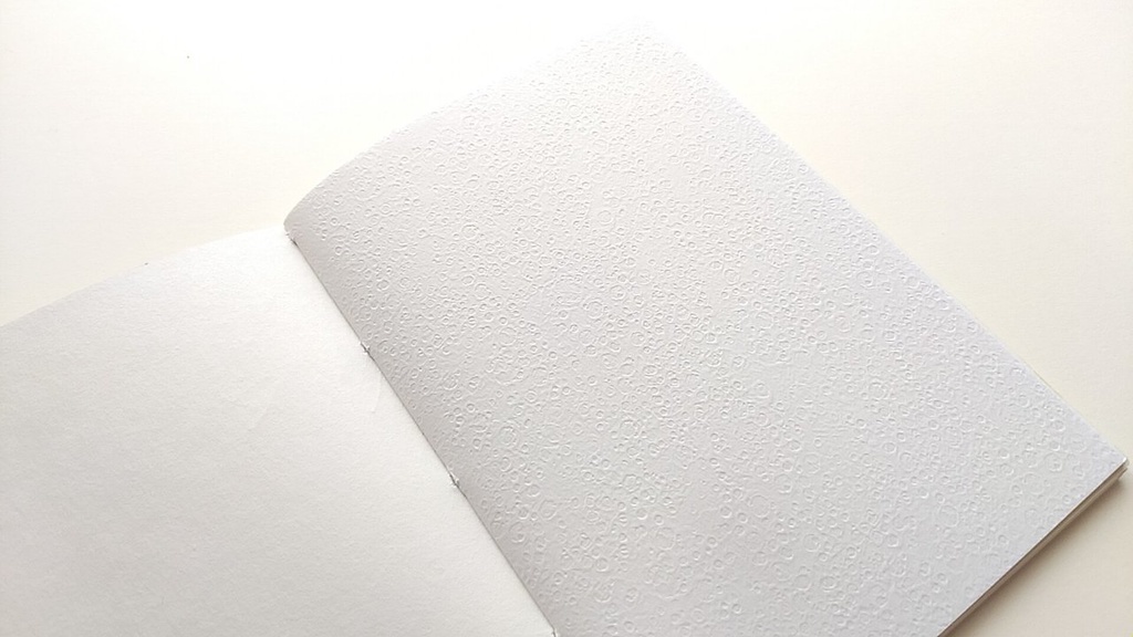 A6ノート 「白球のゆくえ」【紙たくさん!ノート】