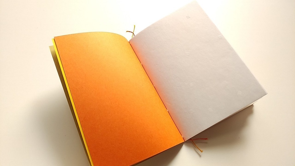 A6ノート 「太陽にちかづく」【紙たくさん!ノート】