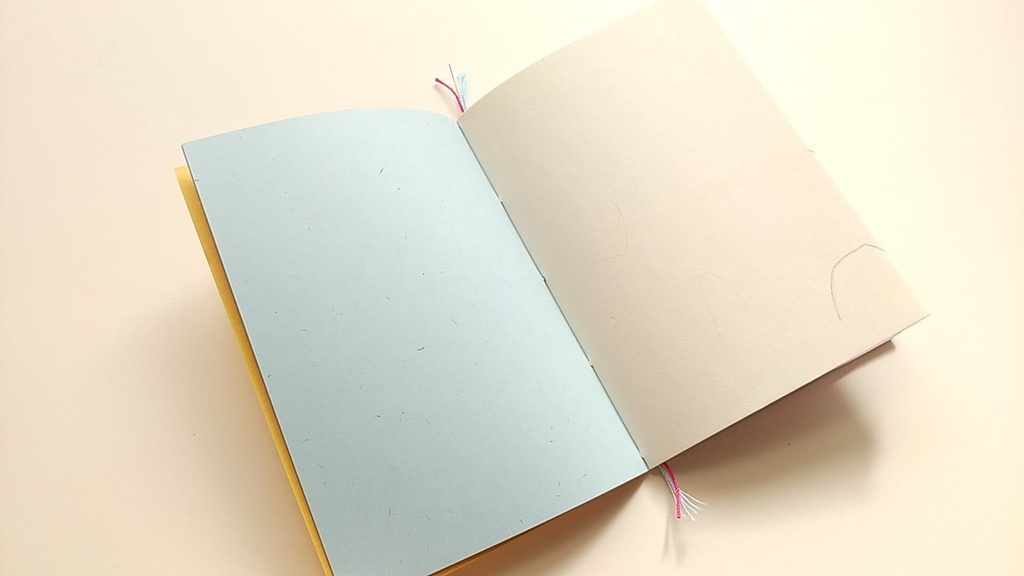 A6ノート「幸せを運んで Dance Dance」【紙たくさん!ノート】