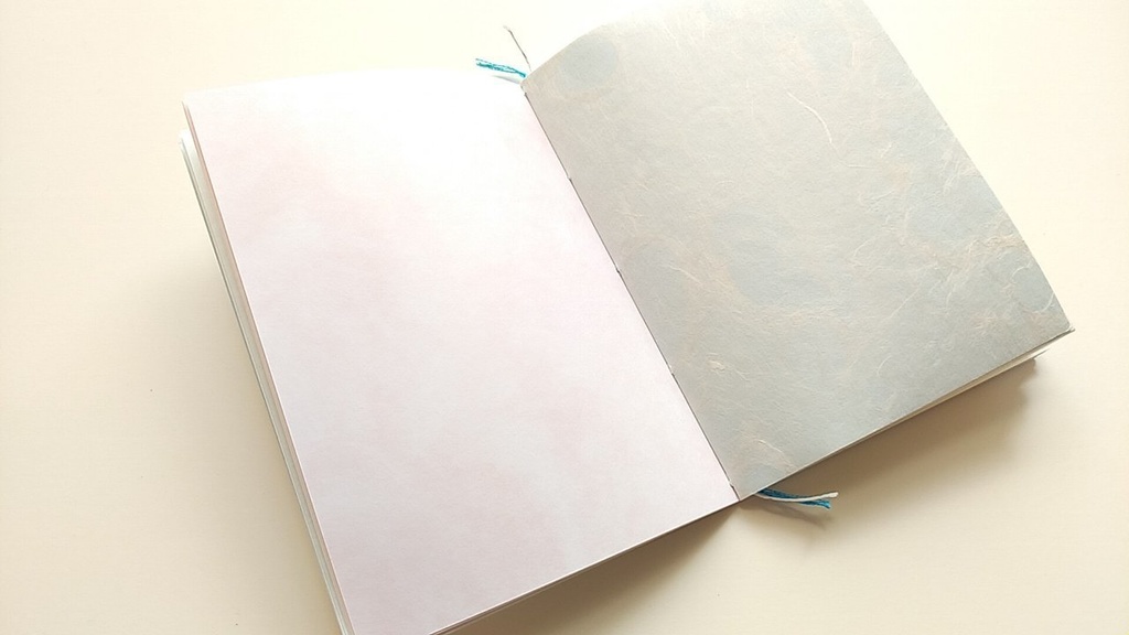 A6ノート 「足元の宝物探し」【紙たくさん!ノート】