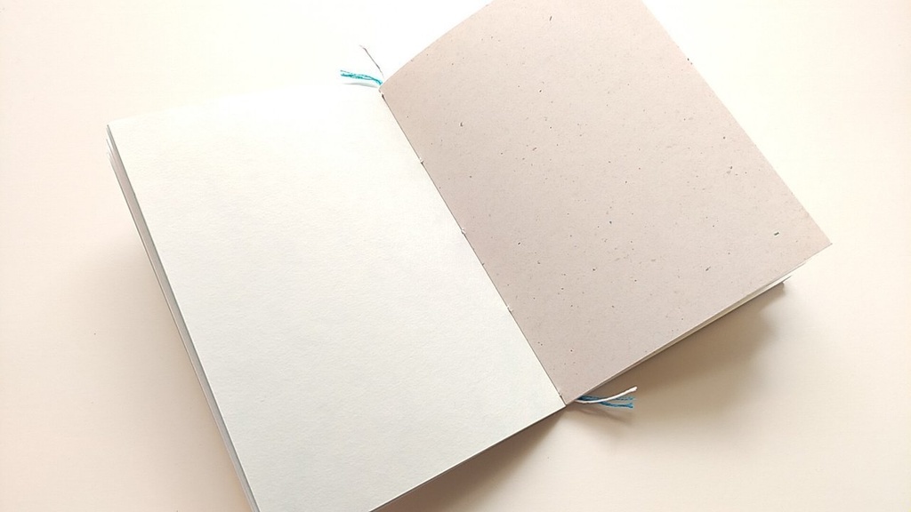 A6ノート 「足元の宝物探し」【紙たくさん!ノート】