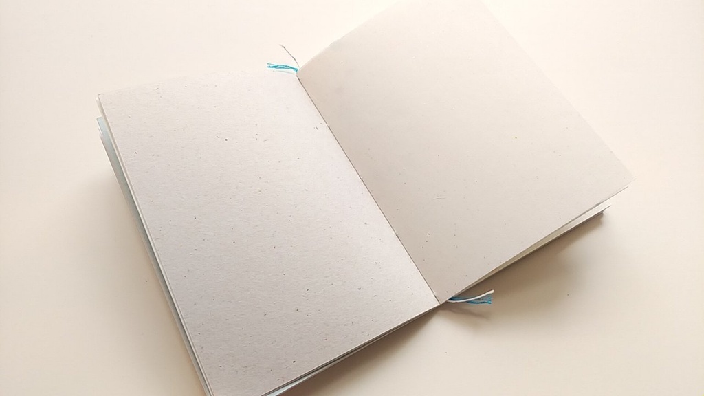 A6ノート 「足元の宝物探し」【紙たくさん!ノート】