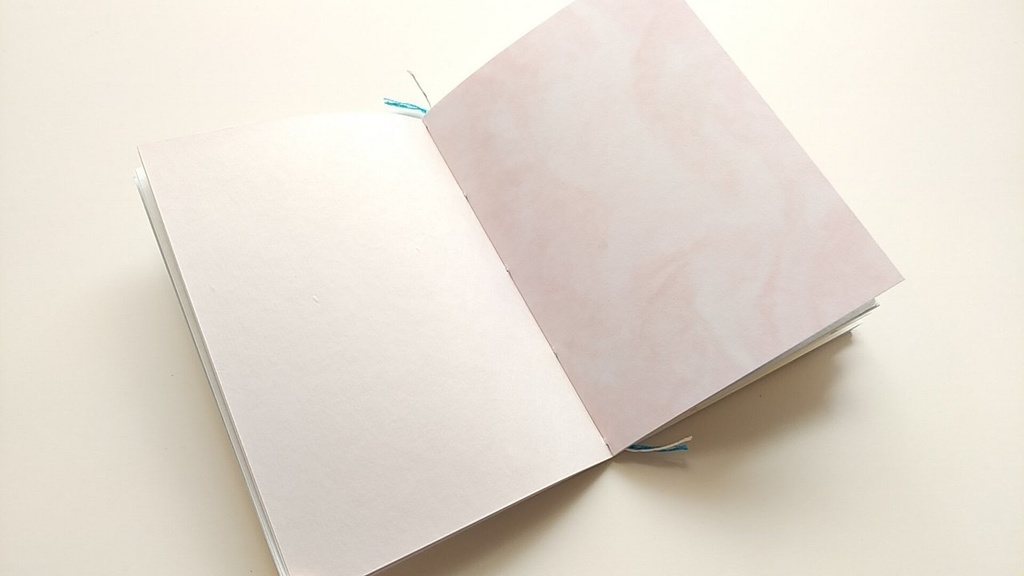 A6ノート 「足元の宝物探し」【紙たくさん!ノート】