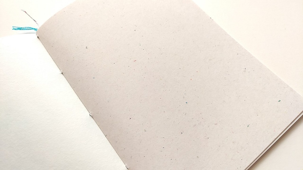 A6ノート 「足元の宝物探し」【紙たくさん!ノート】