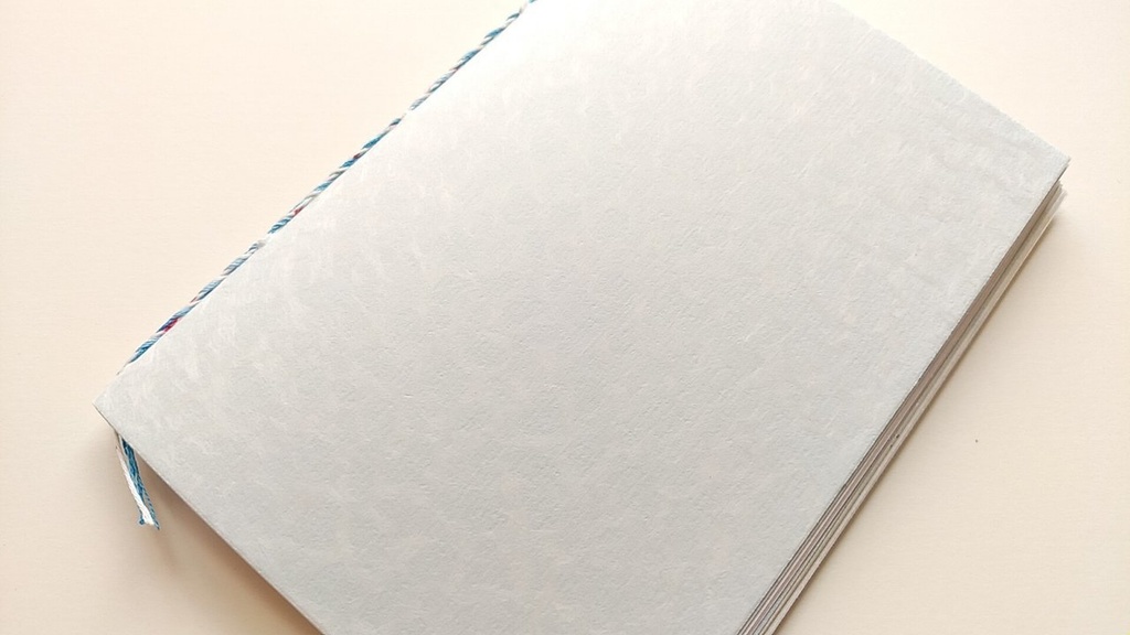 A6ノート 「足元の宝物探し」【紙たくさん!ノート】