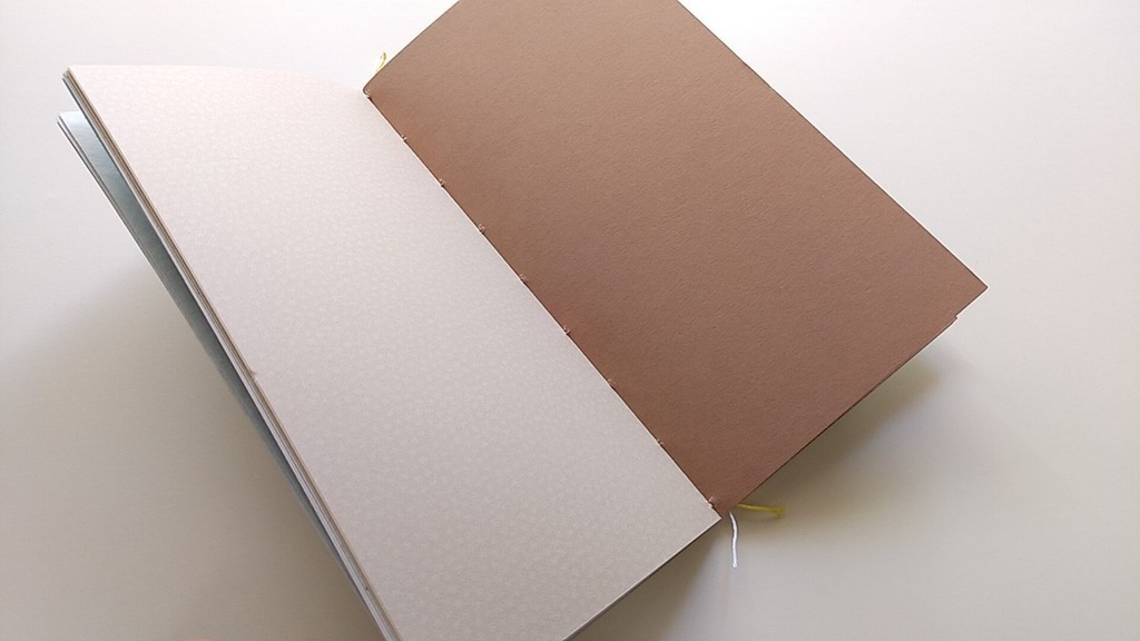 【traveler's レギュラー64P】「あこがれとトランクケース」