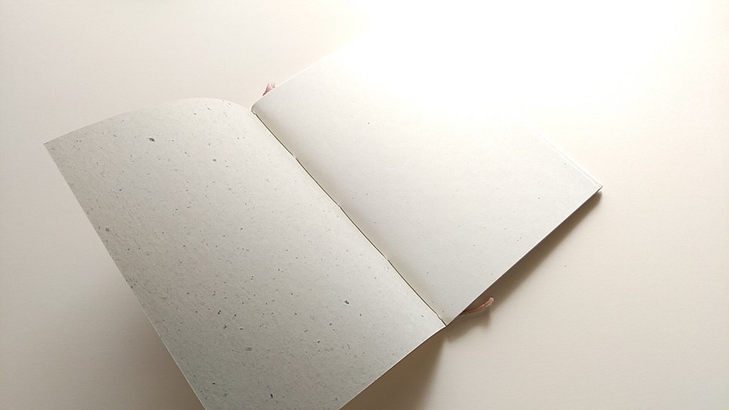 ✒A6ノート「窓辺のかけひき」【紙たくさん!ノート】