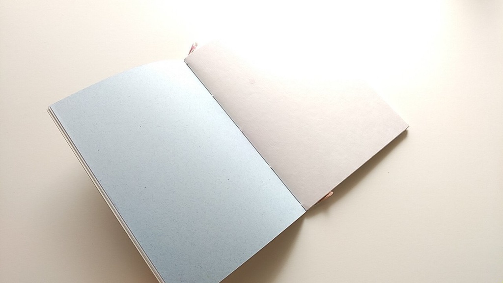 ✒A6ノート「窓辺のかけひき」【紙たくさん!ノート】