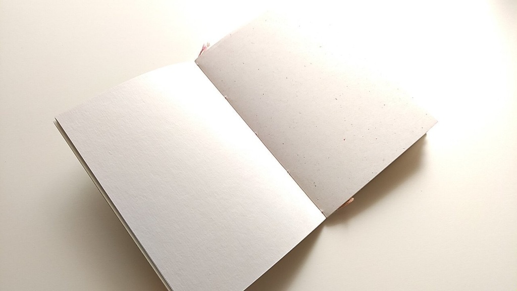 ✒A6ノート「窓辺のかけひき」【紙たくさん!ノート】