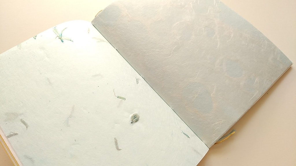 ✒A6ノート「風のバラ」【紙たくさん!ノート】