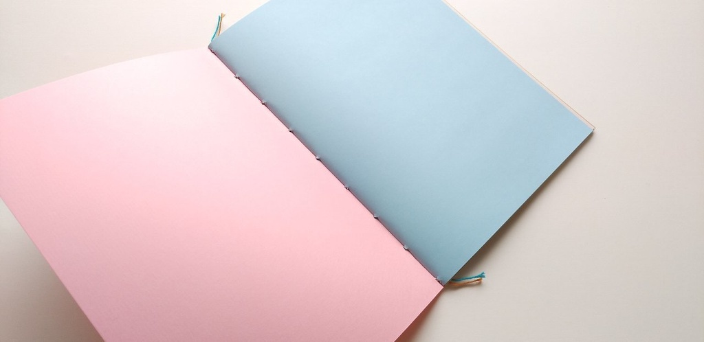 A5ノート【薄手 Re.】「ブカッコーなスキップ B」紙たくさんノート!