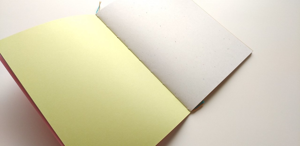 A5ノート【薄手 Re.】「ブカッコーなスキップ B」紙たくさんノート!