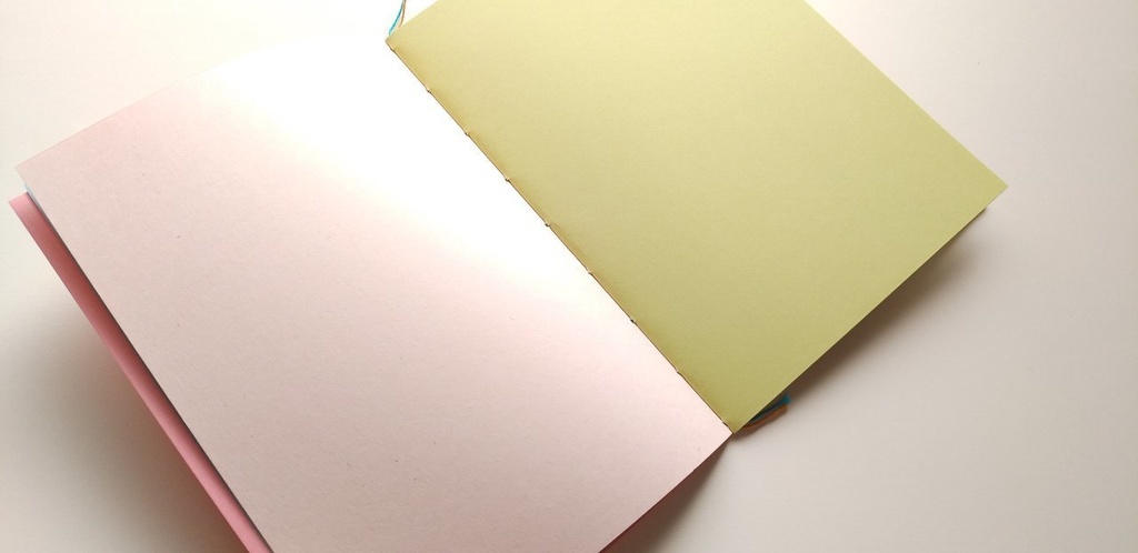 A5ノート【薄手 Re.】「ブカッコーなスキップ B」紙たくさんノート!