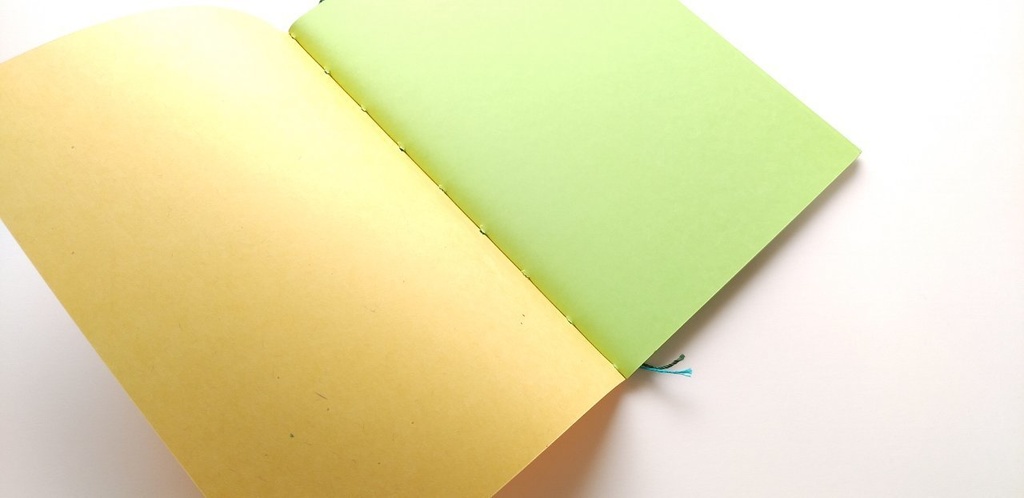 A5ノート【薄手 Re.】「野に駆ける」紙たくさんノート!