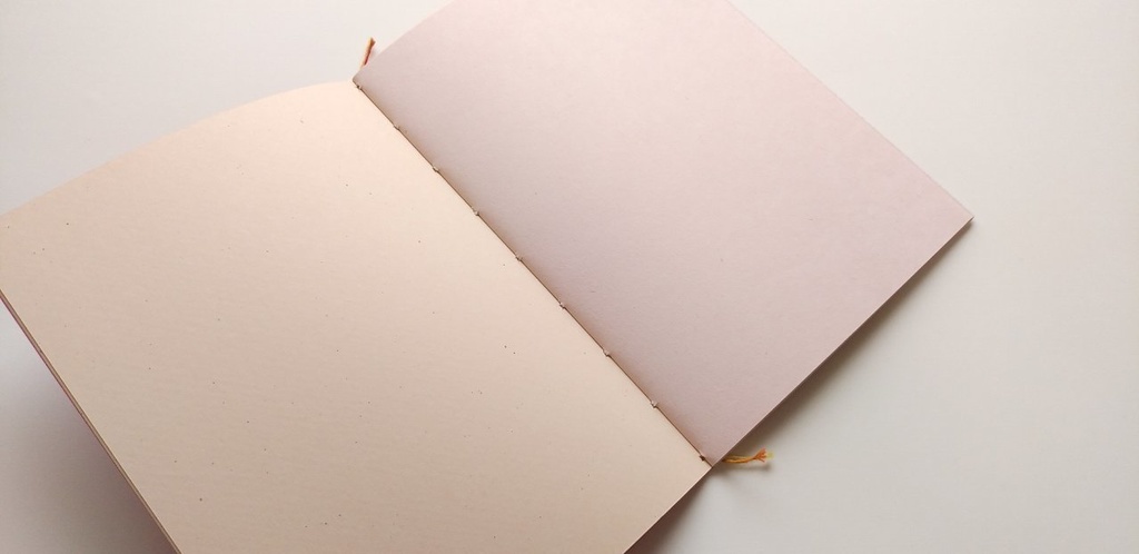 A5ノート【薄手 Re.】「憂いのひと B」紙たくさんノート!