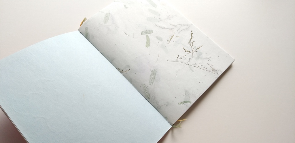 A6ノート「植物と水にかこまれて」【紙たくさん!ノート】