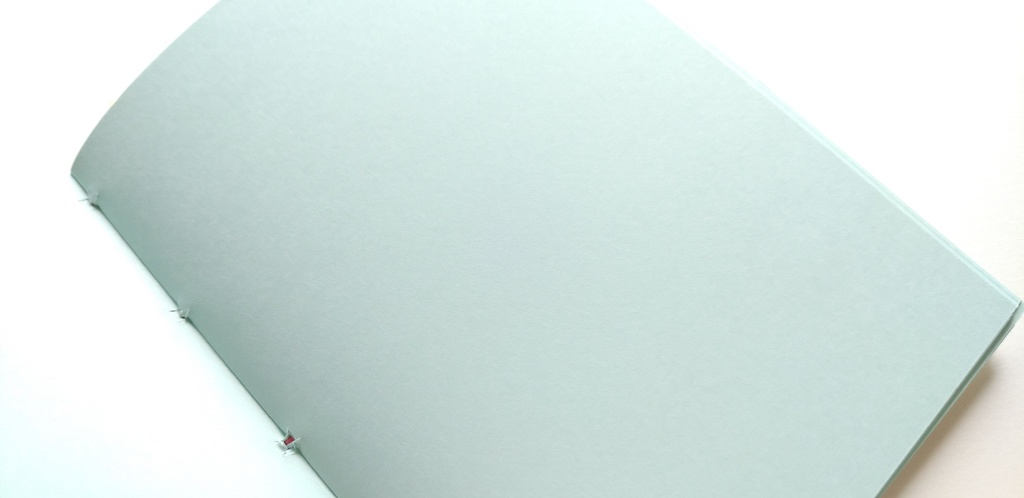 【Passport-厚紙- アサギ64P】紙たくさん! ポルカ白+アサギ