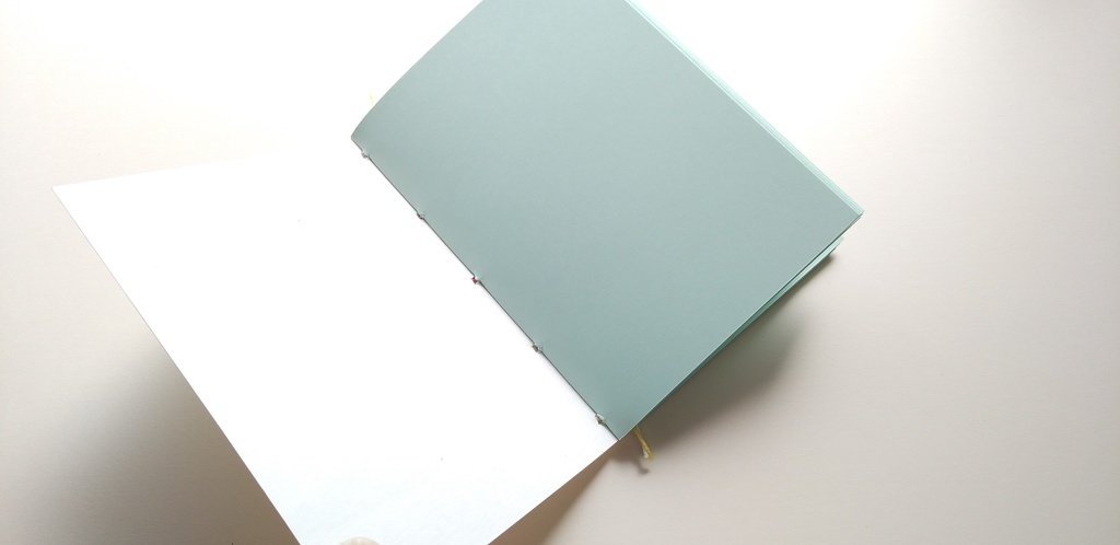 【Passport-厚紙- アサギ64P】紙たくさん! ポルカ白+アサギ