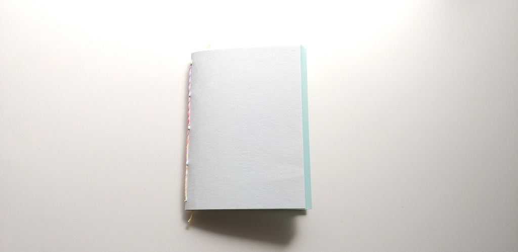 【Passport-厚紙- アサギ64P】紙たくさん! ポルカ白+アサギ