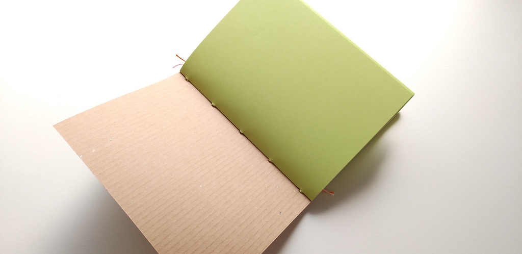 【Passport-厚紙- モエギ64P】紙たくさん! 新利休 茶+モエギ