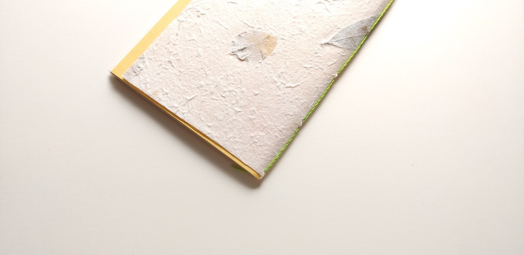 A6ノート「足元の1枚」【紙たくさん!ノート】