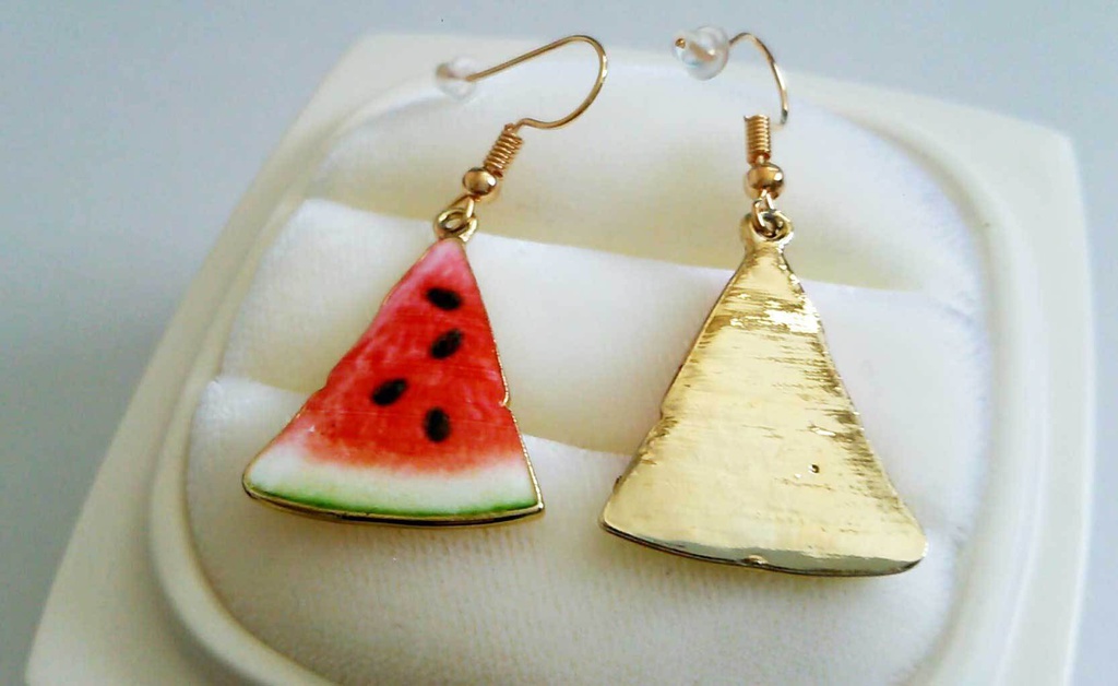 スイカのゆらゆらピアス