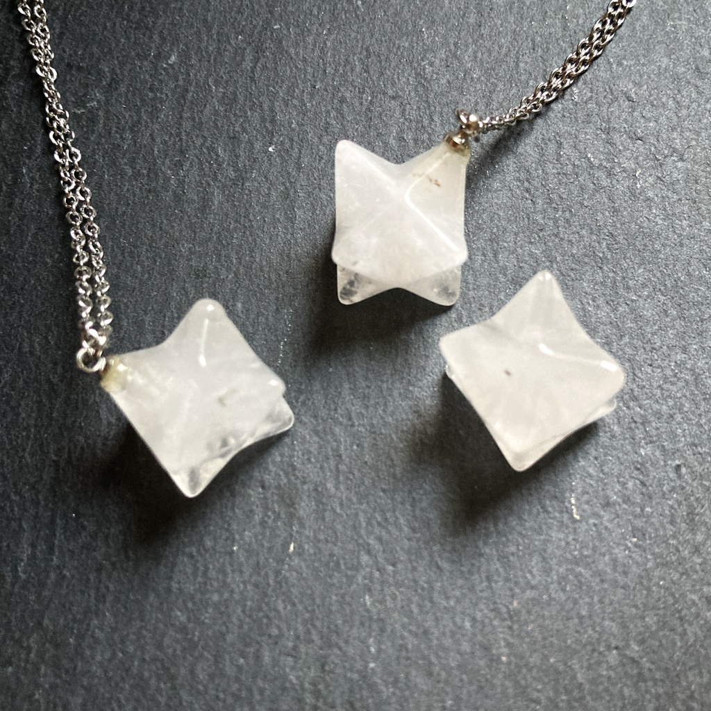 再頒追加▶︎天然石の星型八面体ネックレス