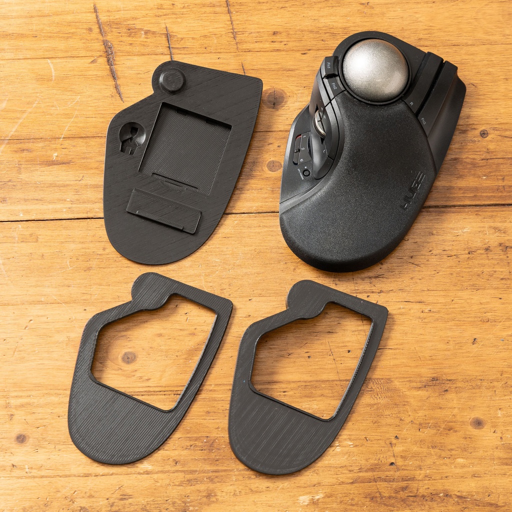 ELECOM HUGE PLUS用 傾斜スタンド