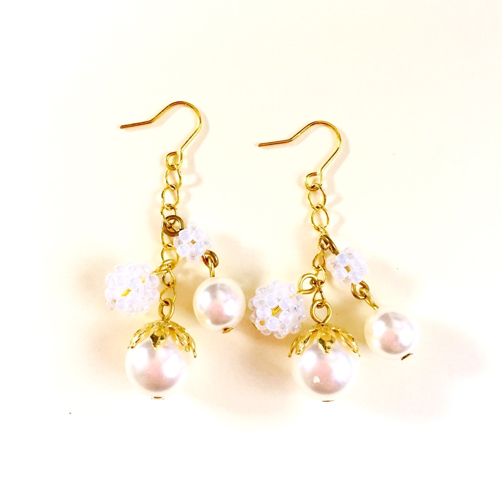 ガラスパールのピアス