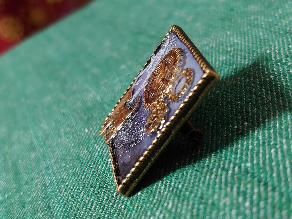 【ブローチ】雪道歩く時の中で