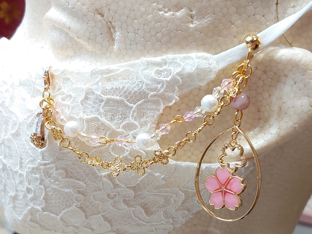 桜ドロップのマスクチャーム