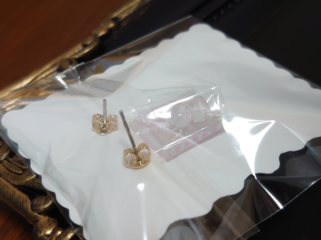 アンティークフラワーなイヤリング(ピアス変更可)