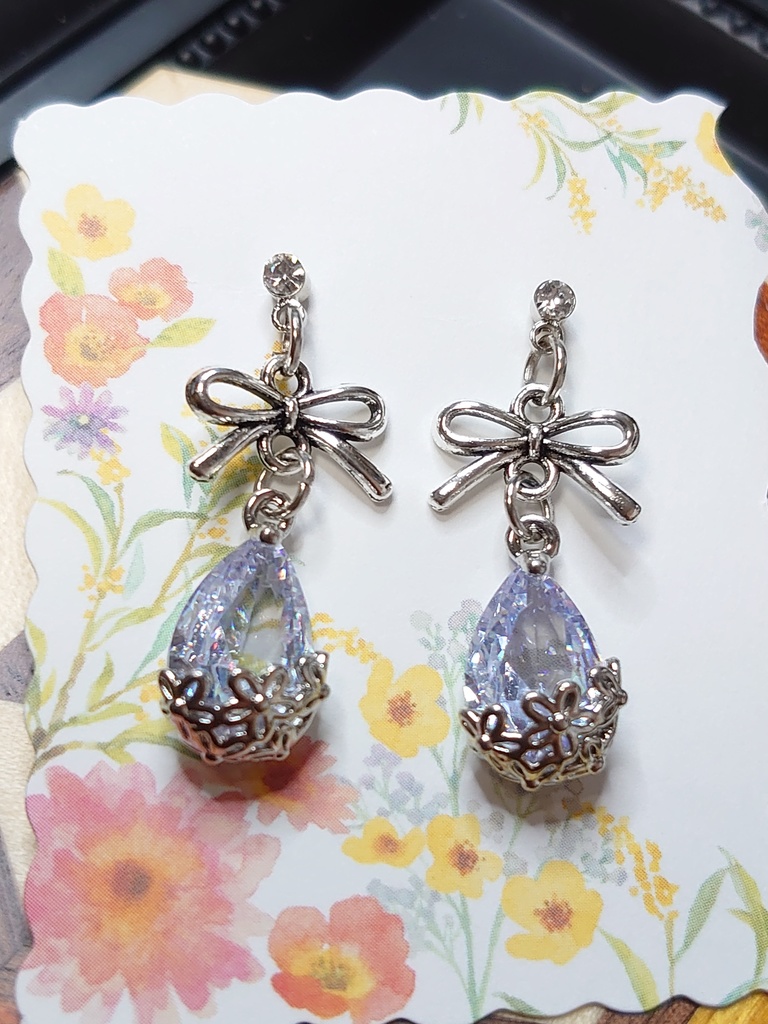 花の雫ピアス&イヤリング