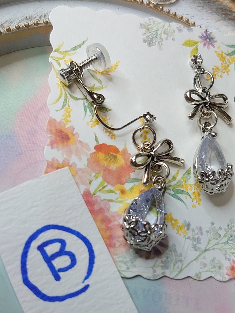 花の雫ピアス&イヤリング