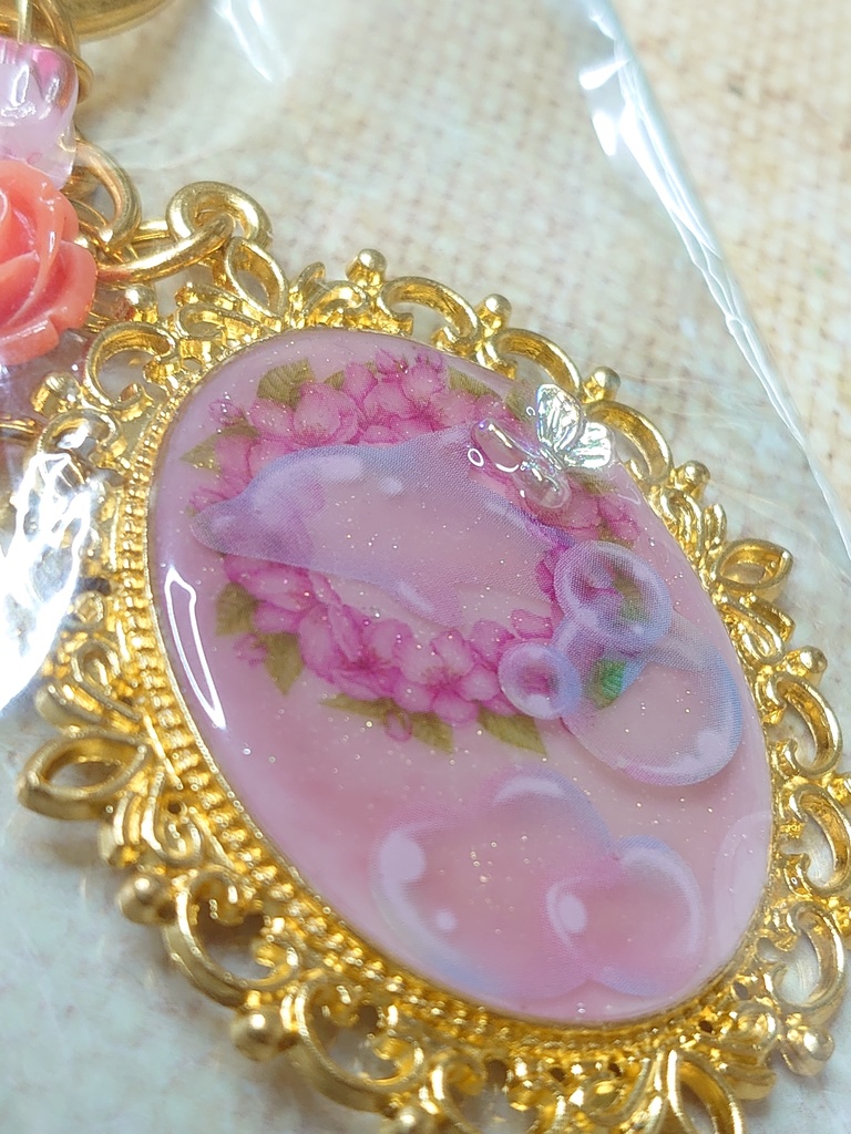 ふわふわイルカのバックチャー