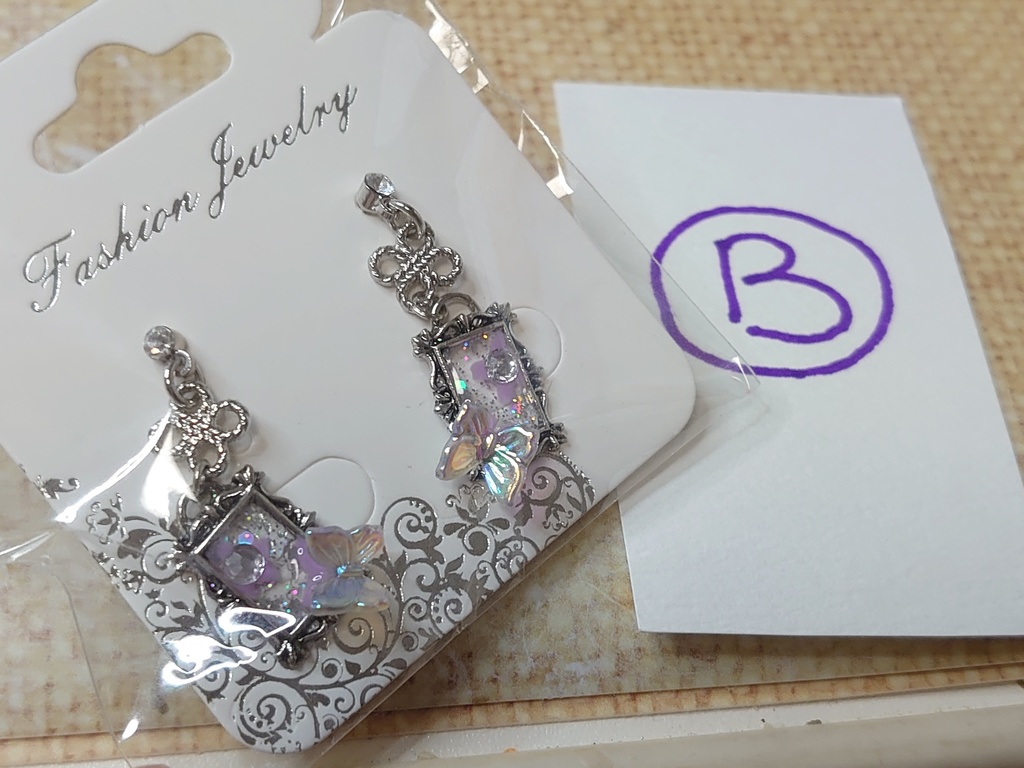 花と蝶のピアス